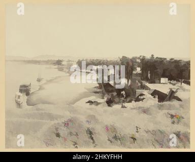 Arte ispirata da View of Aswan, e 94. Assouan (583 miglia dal Cairo). Alto Egitto., vista di Assuan. La fotografia fa parte della serie di fotografie dall'Egitto raccolte da Richard Polak., Egypte, c.. 1895 - c. 1915, supporto fotografico, carta, stampa albume, altezza 219 mm x larghezza 278, opere classiche modernizzate da Artotop con un tocco di modernità. Forme, colore e valore, impatto visivo accattivante sulle emozioni artistiche attraverso la libertà delle opere d'arte in modo contemporaneo. Un messaggio senza tempo che persegue una nuova direzione selvaggiamente creativa. Artisti che si rivolgono al supporto digitale e creano l'NFT Artotop Foto Stock