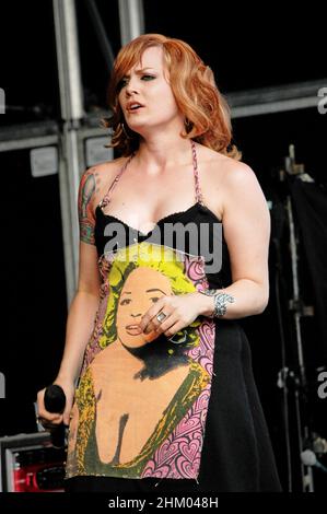 Ana Matronic - Scissor Sisters, V2004, Hylands Park, Chelmsford, Essex, Regno Unito - 22 agosto 2004 Foto Stock