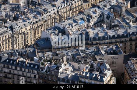 19 ottobre 2021, Francia, Parigi: Vista degli edifici residenziali della capitale francese. Foto: Jan Woitas/dpa-Zentralbild/ZB Foto Stock