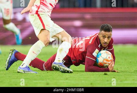 Monaco di Baviera, Germania. 05th Feb 2022. Corentin TOLISSO, FCB 24 nella partita FC BAYERN München - RB LEIPZIG 3-2 1.German Football League il 5 febbraio 2022 a Monaco di Baviera, Germania. Stagione 2021/2022, giorno di festa 21, 1.Bundesliga, FCB, München, 21.Spieltag. FCB © Peter Schatz / Alamy Live News - LE NORMATIVE DFL VIETANO L'USO DI FOTOGRAFIE come SEQUENZE DI IMMAGINI e/o QUASI-VIDEO - Credit: Peter Schatz/Alamy Live News Foto Stock