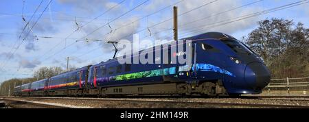 Hull Trains 802301 Azuma, East Coast Main Line Railway; Peterborough, Cambridgeshire, Inghilterra Foto Stock