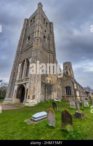 Le due Bell Towers di Wymondham Abbey, Norfolk, Inghilterra Foto Stock