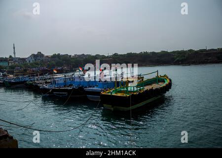 Barche a vela a Bet dwarka Foto Stock