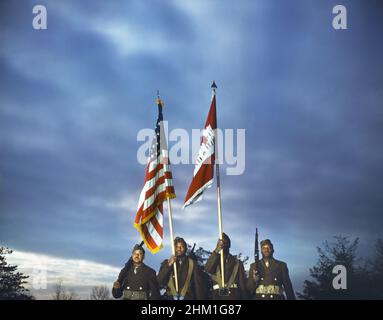 Colour Guard, U.S. Army Corps of Engineers, Fort Belvoir, Virginia, USA, U.S. Office of War Information, 1944 Foto Stock