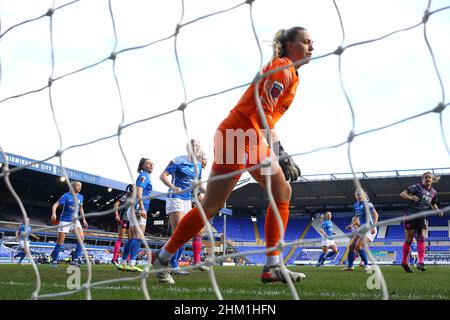 BIRMINGHAM, REGNO UNITO. FEB 6th il portiere di Birmingham City, Emily Ramsey, raffigurato durante la partita della Barclays fa Women's Super League tra Birmingham City e Leicester City a St Andrews, Birmingham domenica 6th febbraio 2022. (Credit: Kieran Riley | MI News) Credit: MI News & Sport /Alamy Live News Foto Stock