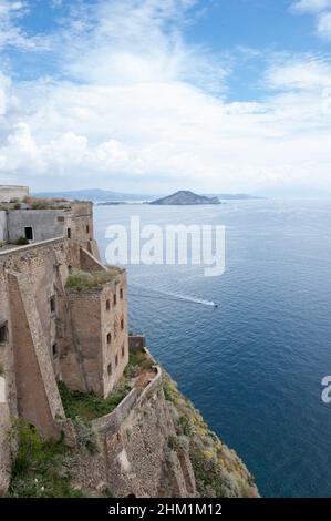 Vista sul canale Procida da Terra Murata Foto Stock