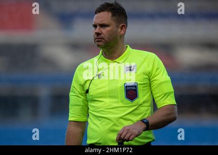 Birmingham, Regno Unito. 6th Feb 2022. L'arbitro Robert Whitton nella partita WSL tra Birmingham City e Leicester City a St. Andrews. Gareth Evans/SPP Credit: SPP Sport Press Photo. /Alamy Live News Foto Stock