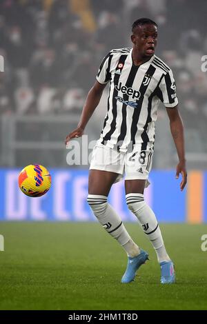 Torino, Italia. 06th Feb 2022. Denis Zakaria del Juventus FC in azione durante la Serie A 2021/2022 partita di calcio tra Juventus FC e Hellas Verona allo stadio Juventus di Torino (Italia), 6th febbraio 2022. Foto Federico Tardito/Insidefoto Credit: Ininsidefoto srl/Alamy Live News Foto Stock