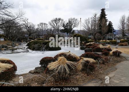 suwa, nagano, giappone, 2022/06/02 , parco che circonda il Castello di Takashima (Takashima-jō) è un castello giapponese situato a Suwa, nel centro della prefettura di Nagano Foto Stock