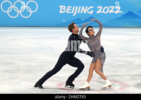 Pechino, Cina. 06th Feb 2022. Madison Chock e Evan Bates degli Stati Uniti durante la gara di danza del ghiaccio nello Stadio al coperto Capital alle Olimpiadi invernali di Pechino 2022 lunedì 7 febbraio 2022. Foto di Richard Ellis/UPI Credit: UPI/Alamy Live News Foto Stock