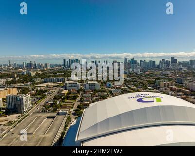 Miami, FL, USA - 31 gennaio 2022: Prestito aereo panorama Depot Park Miami Foto Stock