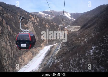 Yanqing, Cina. 07th Feb 2022. Olympia, Centro Nazionale di sci alpino. Ascensore per lo stadio alpino. Credit: Robert Michael/dpa-Zentralbild/dpa/Alamy Live News Foto Stock