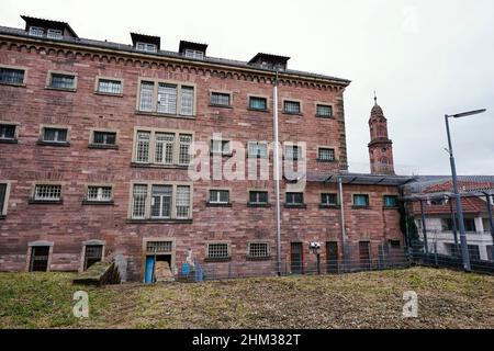 Heidelberg, Germania. 03rd Feb 2022. Uno spazio aperto si trova di fronte ad un edificio dell'ex prigione 'Fauler Pelz' (prigione di Heidelberg). Credit: Uwe Anspach/dpa/Alamy Live News Foto Stock