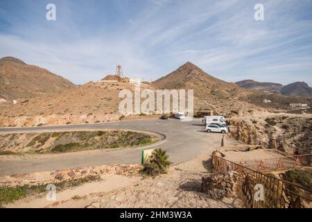 Cabo de gata Spagna strada fino al faro parco naturale Cabo de Gata dal punto di vista la sirenas, Almeria, Andalusia, Spagna. Foto Stock