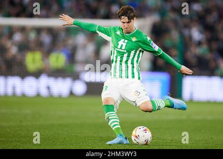 Juan Miranda di Real Betis durante il campionato spagnolo la Liga partita di calcio tra Real Betis e Villarreal CF il 6 febbraio 2022 allo stadio Benito Villamarin di Siviglia, Spagna - Foto: Joaquin Corchero/DPPI/LiveMedia Foto Stock