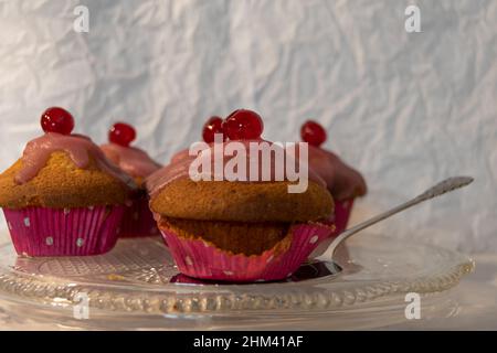Muffin mit Kirsche Foto Stock