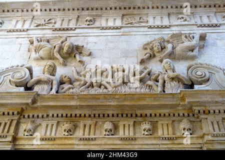 Bitonto, città storica in provincia di Bari, Puglia, Italia: Dettaglio di una chiesa storica Foto Stock