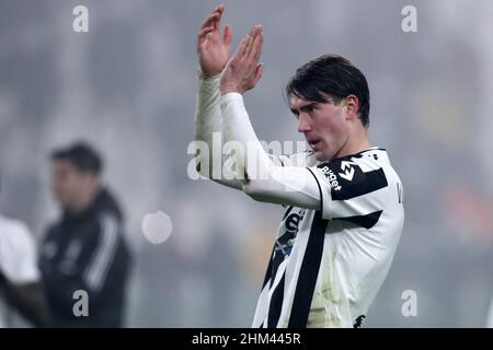 Dusan Vlahovic del Juventus FC festeggia dopo aver vinto la Serie Una partita tra il Juventus FC e l'Hellas Verona FC allo Stadio Allianz il 6 febbraio 2022 a Torino, Italia. Foto Stock