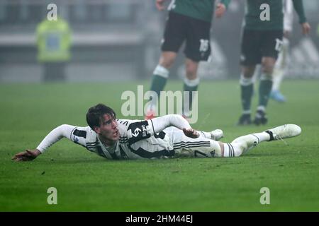 Dusan Vlahovic del Juventus FC si trova sul campo durante la serie A partita tra Juventus FC e Hellas Verona FC allo Stadio Allianz il 6 febbraio 2022 a Torino, Italia. Foto Stock