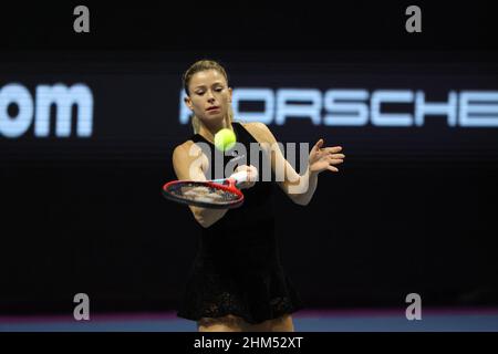 San Peterburg, Russia. 07th Feb 2022. Camila Giorgi d'Italia che gioca contro Ekaterina Alexandrova di Russia durante il torneo di tennis St.Petersburg Ladies Trophy 2022.Punteggio finale: (Ekaterina Alexandrova 2-1 Camila Giorgi). Credit: SOPA Images Limited/Alamy Live News Foto Stock