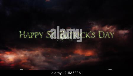 Immagine delle parole felice giorno di san patrizio scritto in lettere scintillanti Foto Stock