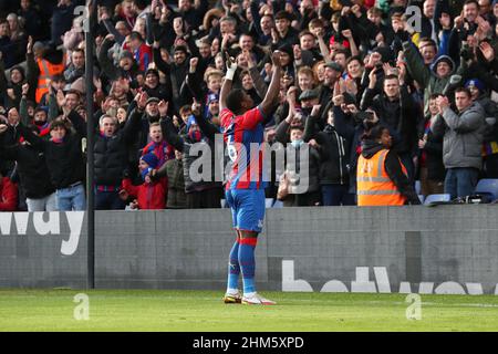 LONDRA, UK FEB 5th Marc Guehi festeggia il suo primo gol durante la partita di fa Cup tra Crystal Palace e Hartlepool United a Selhurst Park, Londra sabato 5th febbraio 2022. (Credit: Mark Fletcher | MI News) Credit: MI News & Sport /Alamy Live News Foto Stock