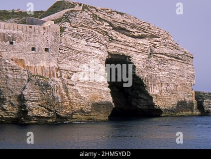 Bonifacio, Corsica, Francia (scannerizzata da colorslide) Foto Stock