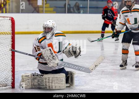 16mg Robert Westwater durante la partita di hockey tra FAU Owls e Miami Hurricanes alla Kendall Ice Arena, Florida USA Foto Stock