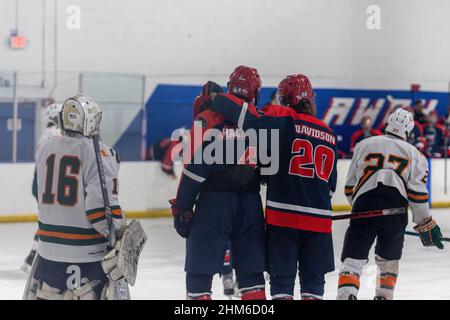 4 Justin Machovina Defense, 20 Myles Davidson Forward, 16mg Robert Westwater FAU GOAL durante la partita di hockey tra FAU Owls e Miami Hurricanes al KE Foto Stock