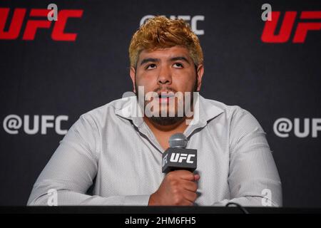 LAS VEGAS, NV - FEBBRAIO 7: Eduardo Perez incontra la stampa per discutere la prossima stagione di TUF su ESPN+ a UFC Apex per UFC - The Ultimate Fighter - Stagione 30 il 7 febbraio 2022 a Las Vegas, Stati Uniti. (Foto di Louis Grasse/PxImages) Credit: PX Images/Alamy Live News Foto Stock