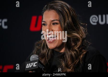 LAS VEGAS, NV - FEBBRAIO 7: Julianna Peña incontra la stampa per discutere la prossima stagione di TUF su ESPN+ a UFC Apex per UFC - The Ultimate Fighter - Stagione 30 il 7 febbraio 2022 a Las Vegas, Stati Uniti. (Foto di Louis Grasse/PxImages) Credit: PX Images/Alamy Live News Foto Stock