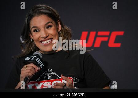 LAS VEGAS, NV - FEBBRAIO 7: Julianna Peña incontra la stampa per discutere la prossima stagione di TUF su ESPN+ a UFC Apex per UFC - The Ultimate Fighter - Stagione 30 il 7 febbraio 2022 a Las Vegas, Stati Uniti. (Foto di Louis Grasse/PxImages) Credit: PX Images/Alamy Live News Foto Stock