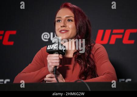 LAS VEGAS, NV - 7 FEBBRAIO: Claire Guthrie incontra la stampa per discutere la prossima stagione di TUF su ESPN+ a UFC Apex per UFC - The Ultimate Fighter - Stagione 30 il 7 febbraio 2022, a Las Vegas, Stati Uniti. (Foto di Louis Grasse/PxImages) Credit: PX Images/Alamy Live News Foto Stock