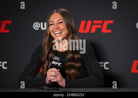 LAS VEGAS, NV - 7 FEBBRAIO: Kaytlin Neil incontra la stampa per discutere la prossima stagione di TUF su ESPN+ a UFC Apex per UFC - The Ultimate Fighter - Stagione 30 il 7 febbraio 2022 a LAS VEGAS, Stati Uniti. (Foto di Louis Grasse/PxImages) Credit: PX Images/Alamy Live News Foto Stock