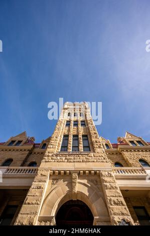 Calgary, Albert a - 6 febbraio 2022: Facciata esterna del vecchio municipio di Calgary. Foto Stock