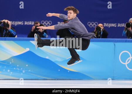 Pechino, Cina. 8th Feb 2022. Aleksandr Selevko, in Estonia, durante la gara di pattinaggio a figura singola maschile nello stadio indoor Capital alle Olimpiadi invernali di Pechino 2022, il 8 febbraio 2022. Foto di Richard Ellis/UPI Credit: UPI/Alamy Live News Foto Stock