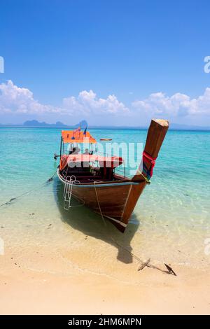 Belle spiagge a Koh Ngai, a sud della costa delle Andamane, provincia di Krabi, Thailandia. Foto Stock