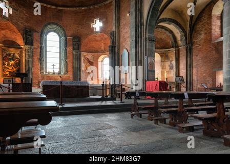 Vista interna della Sacra di San Michele, bella abbazia antica in Val di Susa. Provincia di Torino, Regione Piemonte, Italia. Foto Stock