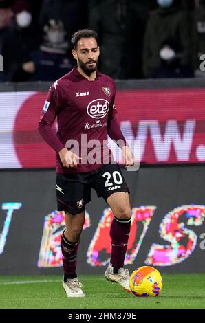 SALERNO, ITALIA - FEBBRAIO 07: Grigoris Kastanos degli Stati Uniti Salernitana in azione, durante la Serie A match tra US Salernitana e Spezia Calcio allo Stadio Arechi il 7 Febbraio 2022 a Salerno, Italia. (Foto tramite MB Media) Foto Stock