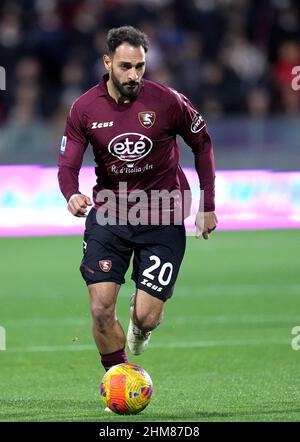 SALERNO, ITALIA - FEBBRAIO 07: Grigoris Kastanos degli Stati Uniti Salernitana in azione, durante la Serie A match tra US Salernitana e Spezia Calcio allo Stadio Arechi il 7 Febbraio 2022 a Salerno, Italia. (Foto tramite MB Media) Foto Stock