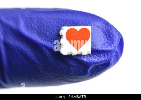 Amore cuori viaggi, carta blotting impregnata con il farmaco L.S.D.- acido lisergico dietilamide. Foto Stock