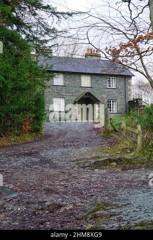 Casa tradizionale ardesia costruita vicino Derwent Water nel distretto del lago di Keswick Foto Stock