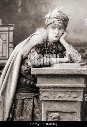 Sarah Bernhardt, 1844 – 1923. Palcoscenico francese e attrice cinematografica. Dopo una fotografia di Napoleone Sarony. Foto Stock