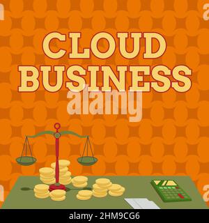 Visualizzazione concettuale Cloud Business. Business Concept computing che si basa su risorse di calcolo condivise Balance Scale circondato da Coins Calculator Foto Stock