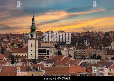 Panorama della città Trebbic, sito patrimonio dell'umanità dell'UNESCO in Moravia, Repubblica Ceca, Chiesa di San Martino in Trebbic, Repubblica Ceca Foto Stock