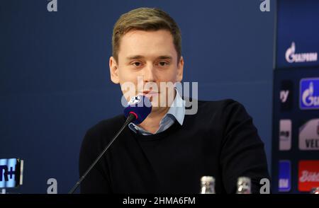 Città di Gelsenkirchen, Germania. 08th Feb, 2022. Primo: 08.02.2022 Fuvuball, 2nd Bundesliga, stagione 2021/2022, FC Schalke 04 - media talks, PK, press conference portavoce Marc Siekmann Credit: dpa/Alamy Live News Foto Stock