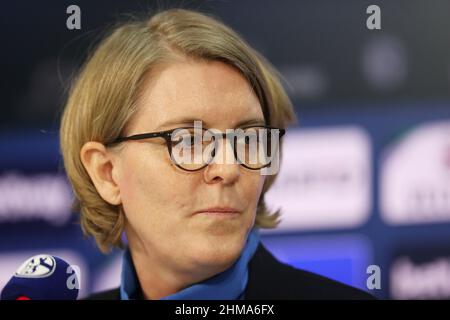 Città di Gelsenkirchen, Germania. 08th Feb, 2022. Primo: 08.02.2022 Fuvuball, 2.Bundesliga, stagione 2021/2022, FC Schalke 04 - media talk, PK, conferenza stampa Christina Rvhl-Hamers, CFO, Credit: dpa/Alamy Live News Foto Stock