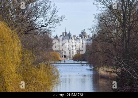 Horse Guards Parade e St James's Park Lake, Londra, Regno Unito 7th febbraio 2022. Foto Stock