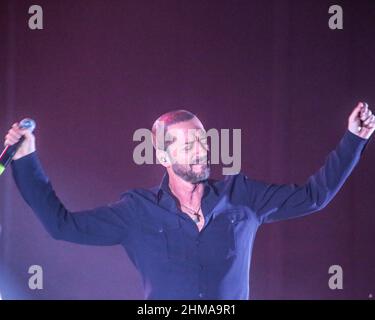 Bergamo, Italia. 07th Feb 2022. RAF durante Raf & Tozzi, Concerto cantante english in Bergamo, Italia, 07 febbraio 2022 Credit: Agenzia fotografica indipendente/Alamy Live News Foto Stock