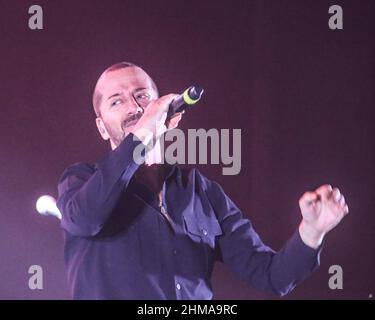 Bergamo, Italia. 07th Feb 2022. RAF durante Raf & Tozzi, Concerto cantante english in Bergamo, Italia, 07 febbraio 2022 Credit: Agenzia fotografica indipendente/Alamy Live News Foto Stock